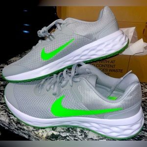 Brand New Never Worn Nike Revolution 6GS Light Smoke Grey/Green Boys Shoes.